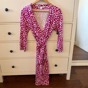 DVF 100% silk classic wrap dress